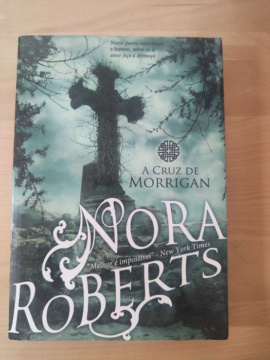 Livro - A Cruz de Morrigan de Nora Roberts