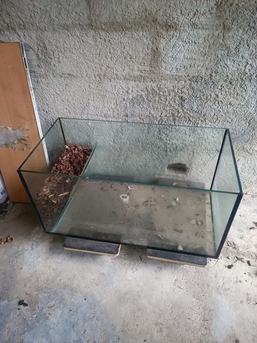 Vendo aquaterrário em vidro