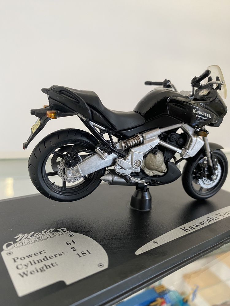 Kawasaki Versys 650 (1/18) - Solido