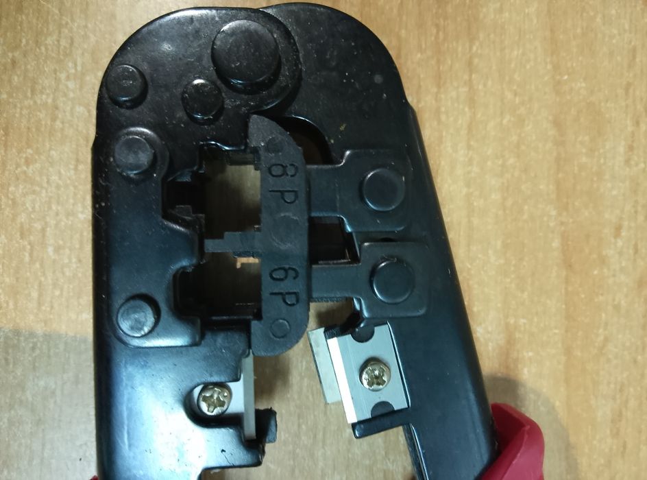 Zaciskarka zaciskacz HT-546 do wtyków konektorów RJ-11 RJ-12 RJ-45