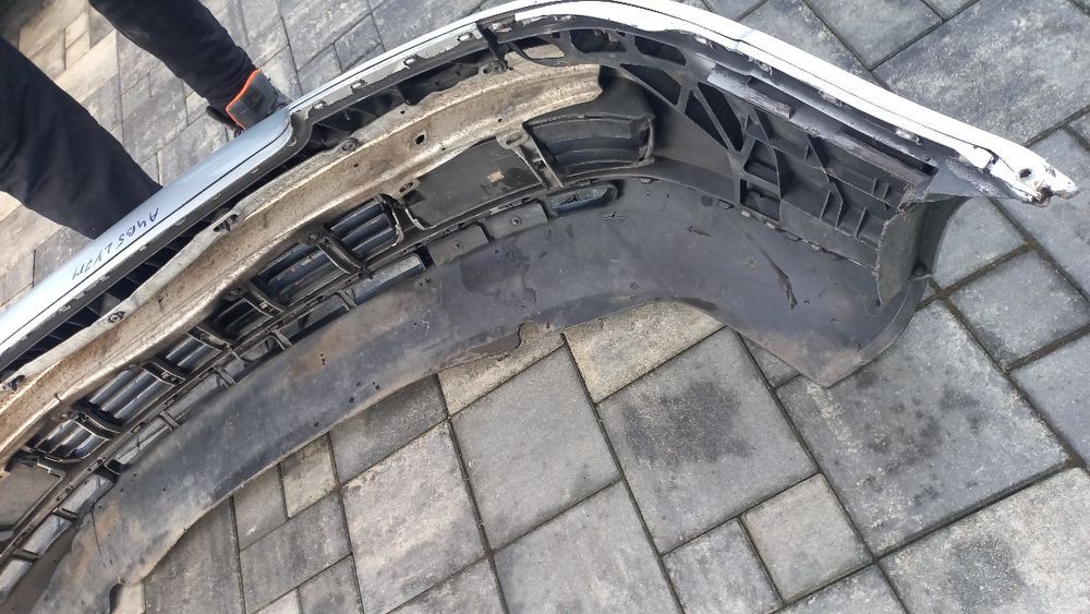 Audi a4 b5 95-99 zderzak przód przedni srebrny ly7m