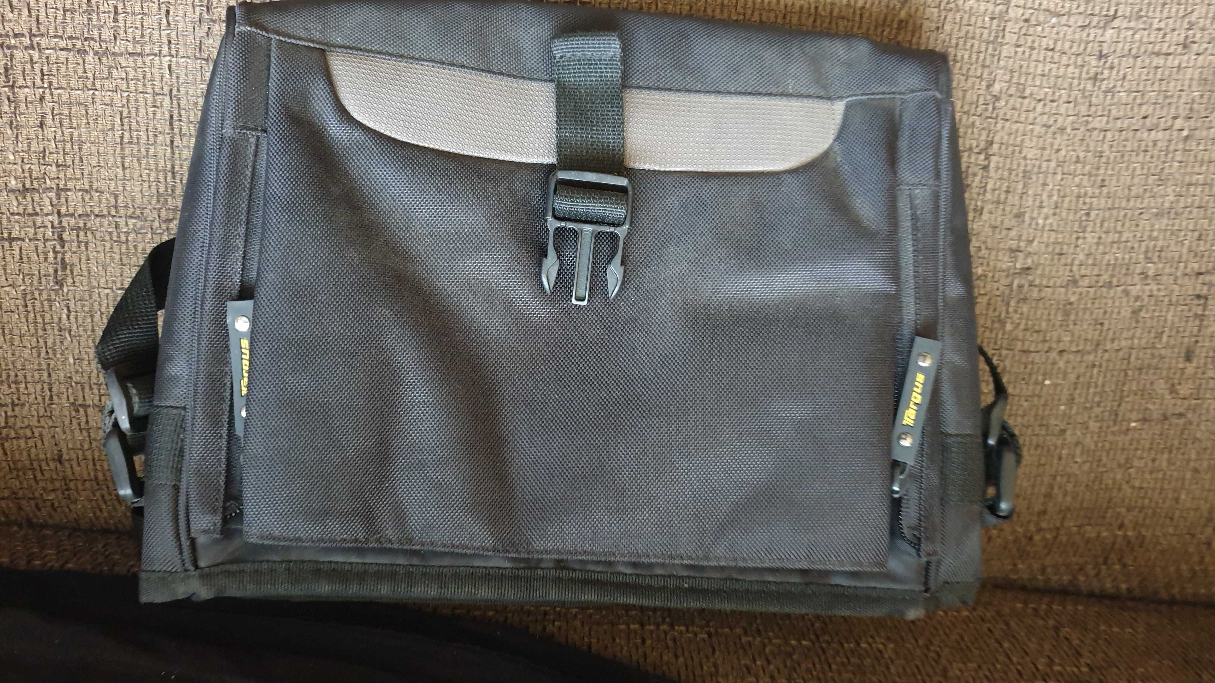Sprzedam torbę na ramię z miejscem na laptopa