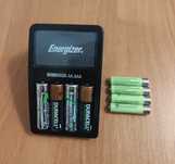 4 akumulatorki AA oraz 4 AAA + ładowarka Energizer