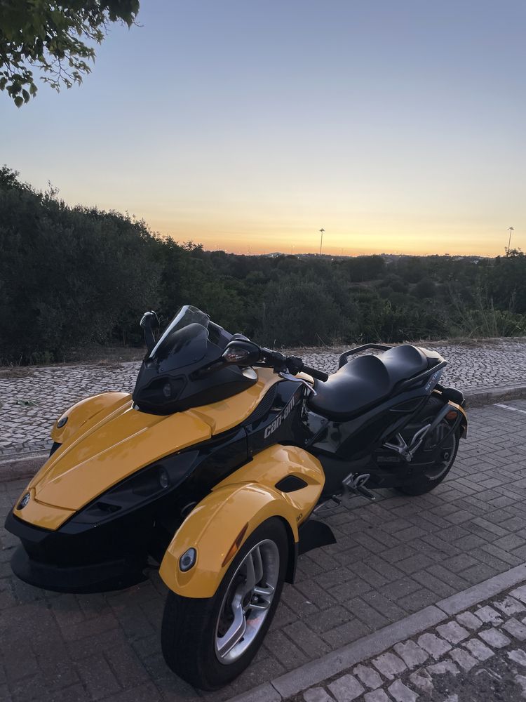 Can am Spyder 2009