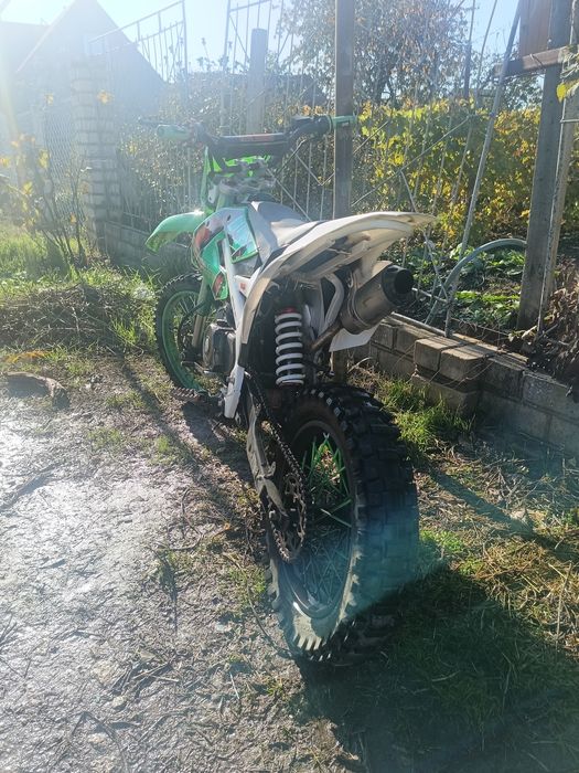 Обменяю  пидбайк кауо 125к на полном ходу