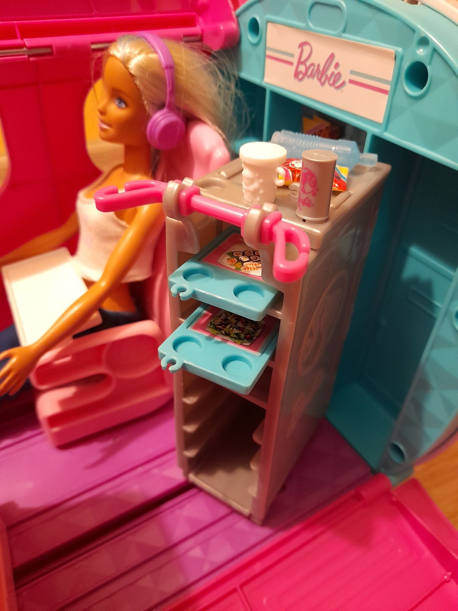 Samolot Barbie, 2 lalki, ubranka i akcesoria