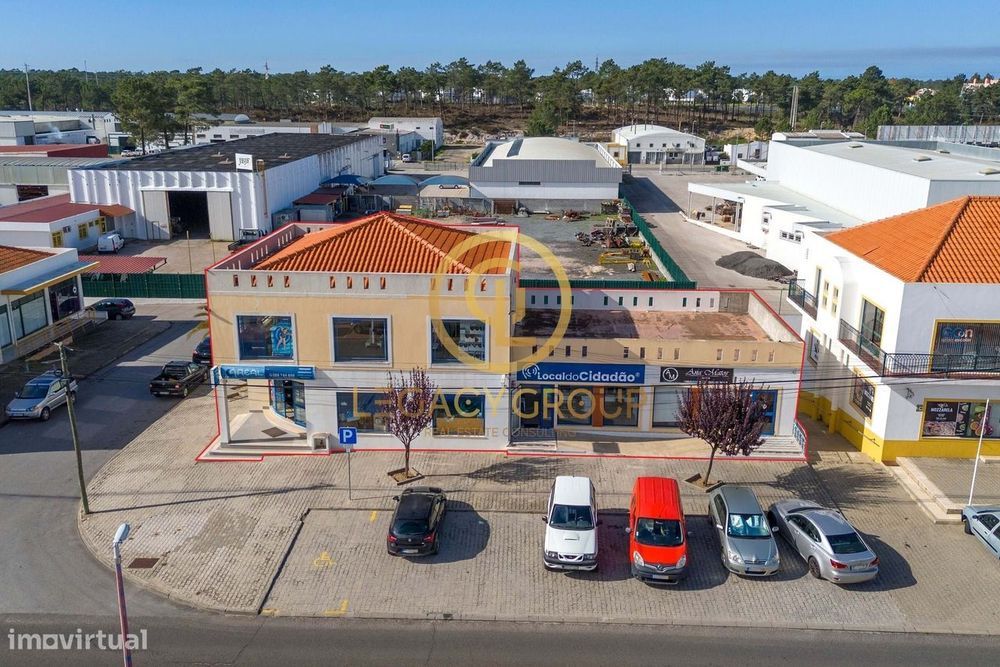 Espaço Comercial C/3 Lojas Independentes - Vila Nova de Santo André