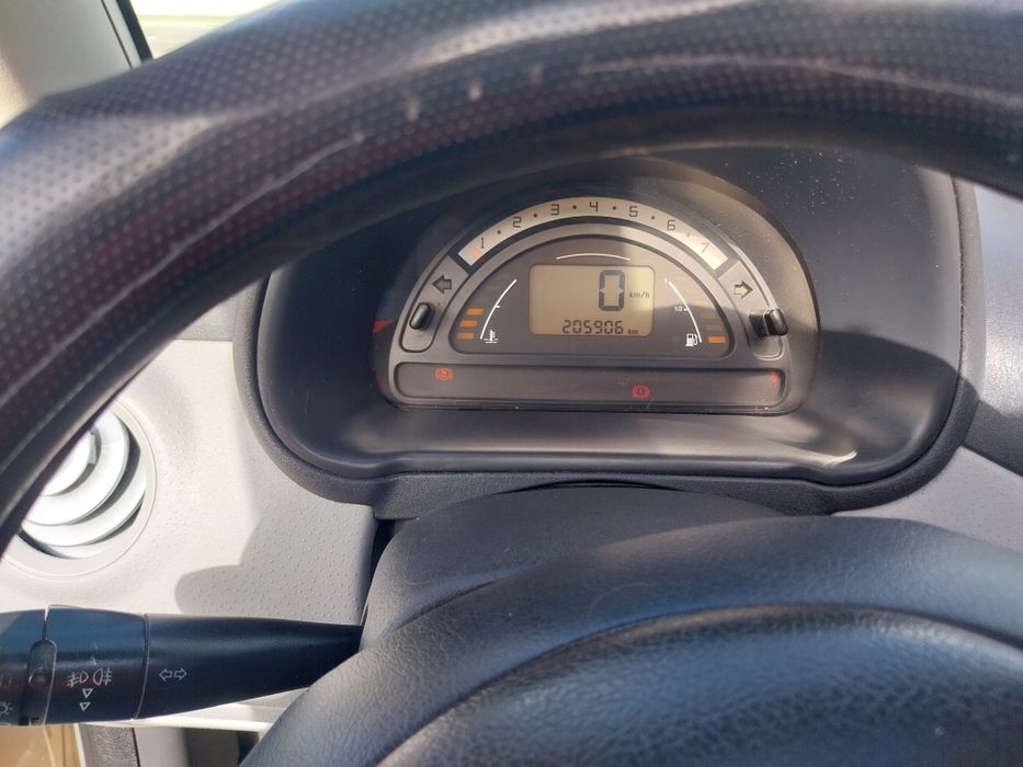 Atenção vendo Citroën c3 plurial 1.1 gasolina ano2004/01 com insp