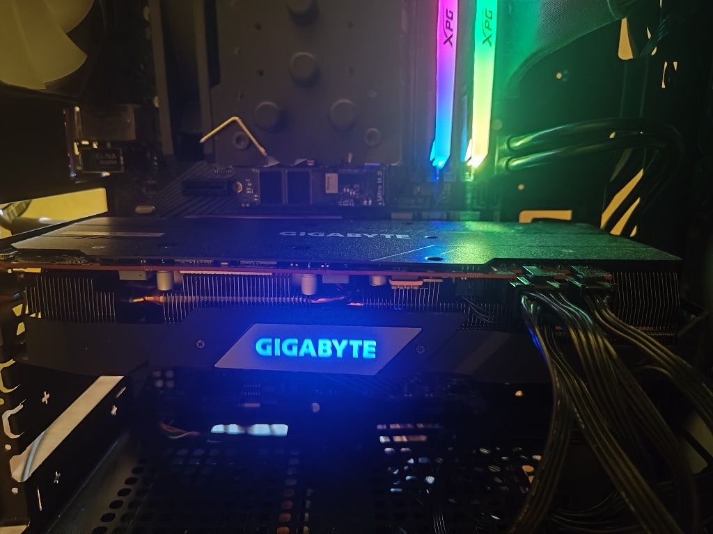 AMD Radeon  RX 5700 XT 8GB GDDR6 Gigabyte - mocna karta graficzna