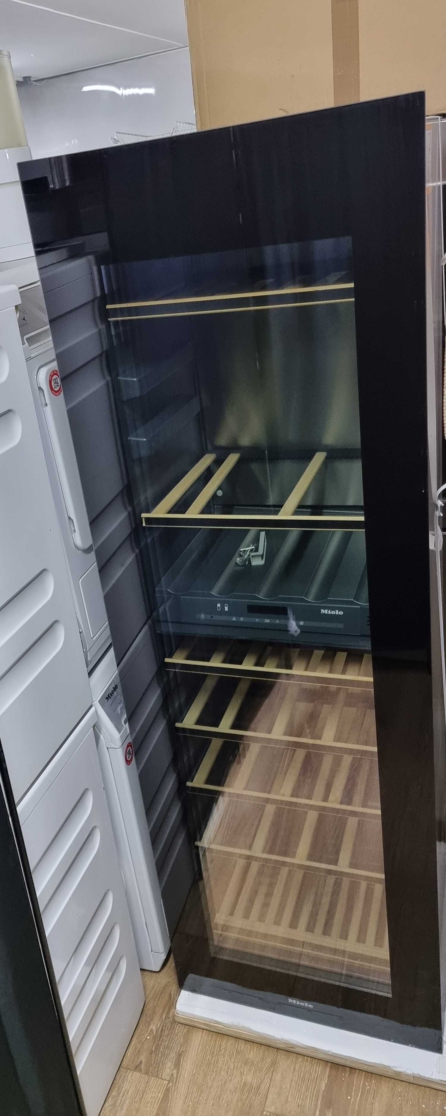 Do zabudowy winiarka Miele KWT 6722 iG S. FlexiFrame 177cm