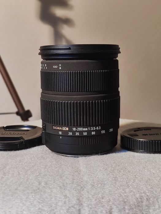 Objetiva Sigma 18-200 mm DC OS Canon EF