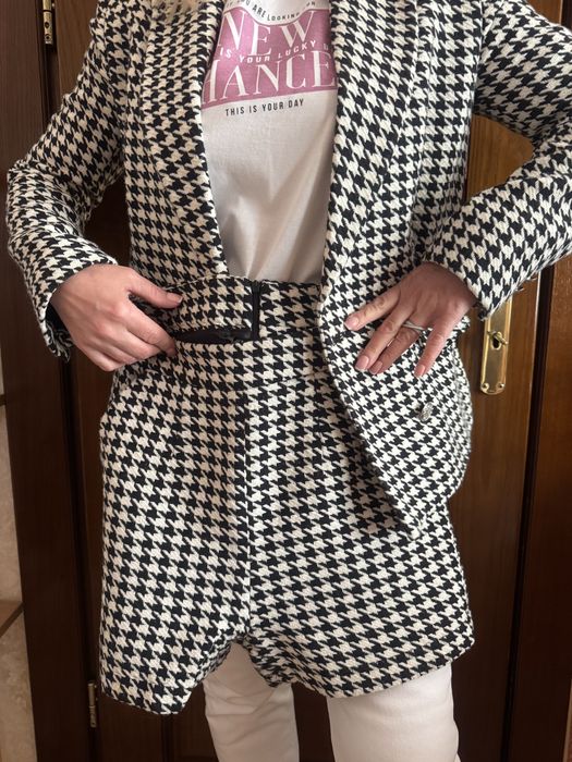 Піджак з шортами весняний.