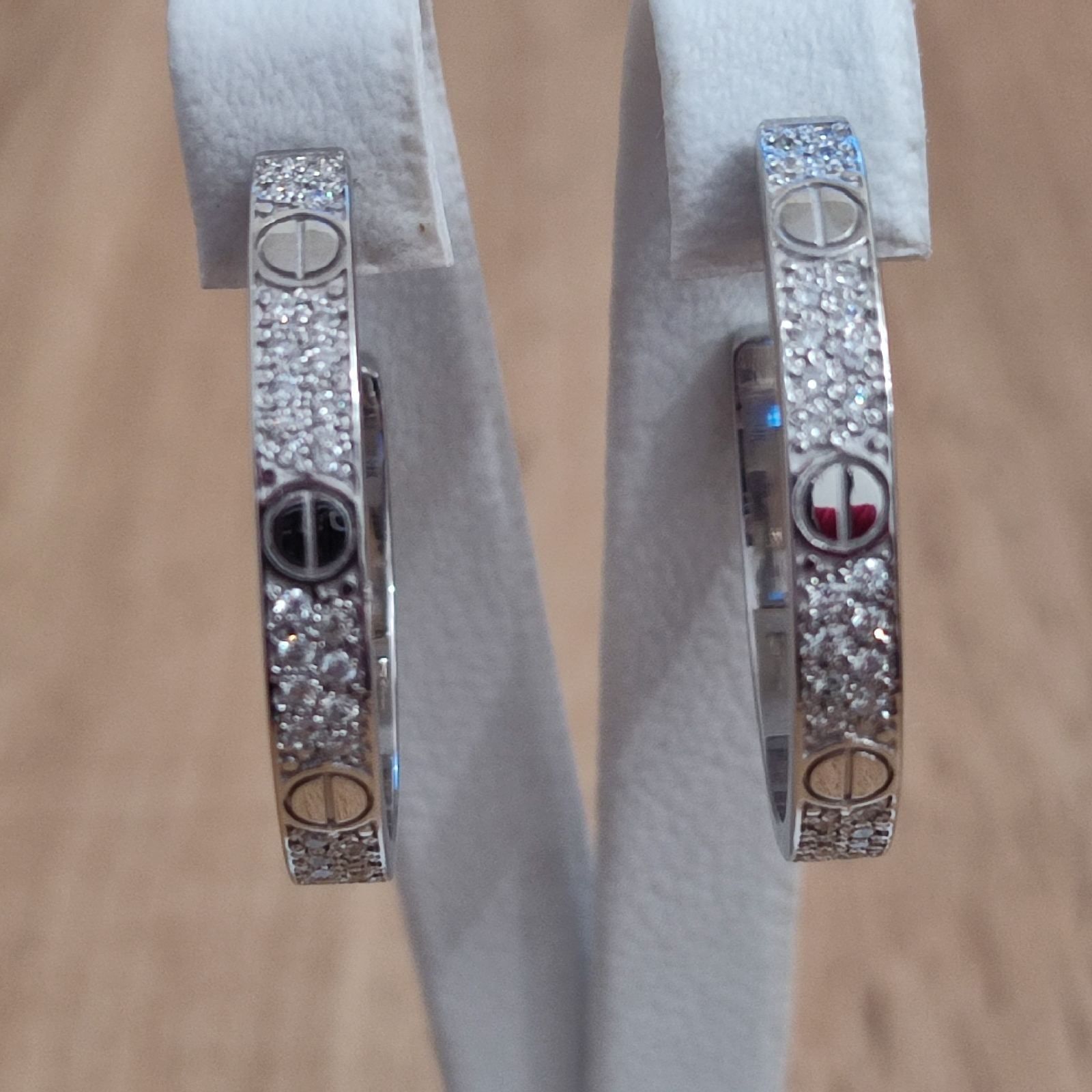 Золотые серьги с бриллиантами 1.02 карат. Cartier Love.