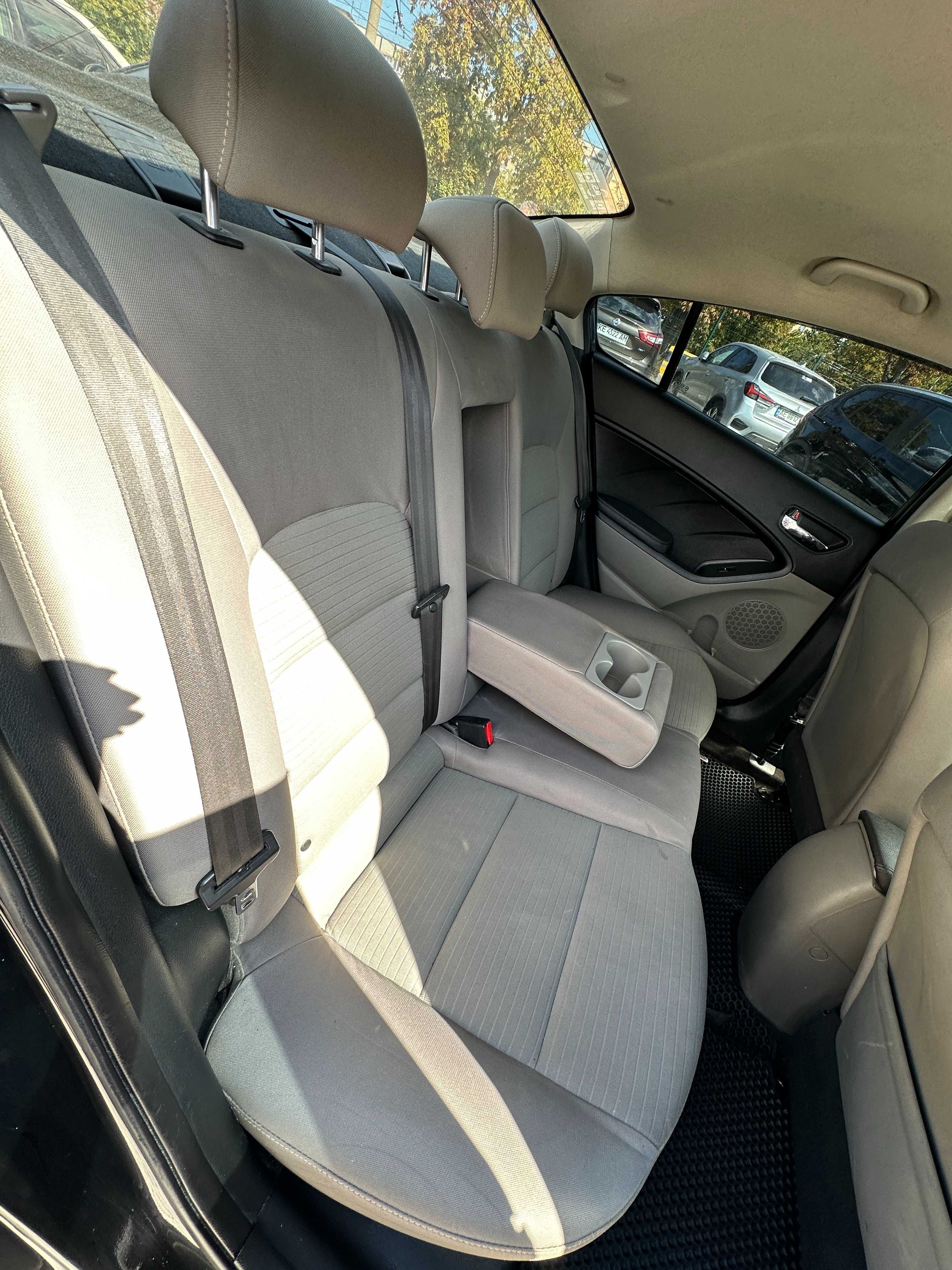 Продам Kia Forte 2014 рік можлива розстрочка,кредит,обмін!