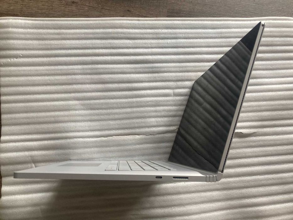 Планшет Microsoft Surface Book 2 15 i7,16GB,512GB,GTX 1060 Windows PRO