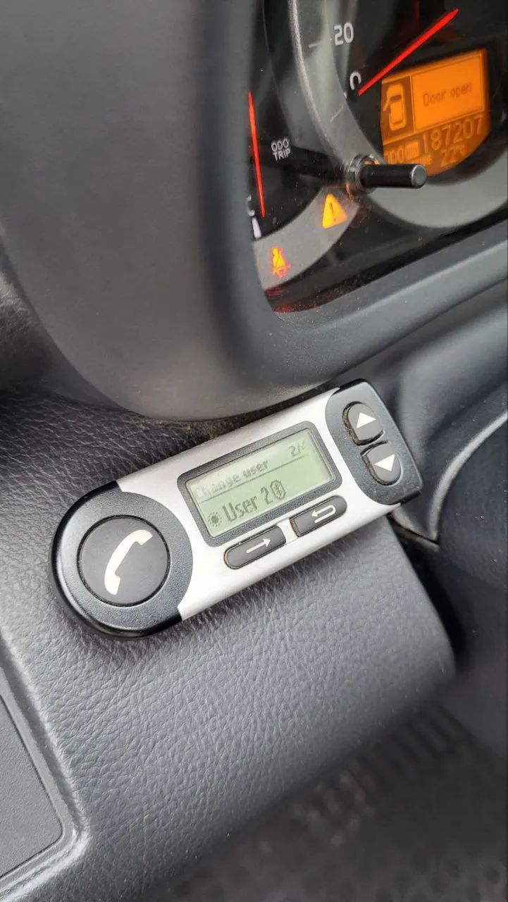 Toyota RAV4 Świeżo sprowadzona z Niemiec, wyposażona, Bluetooth, WEBASTO
