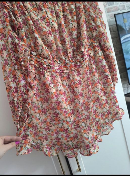 Nowy kombinezon Guess, rozmiar XL – hiszpanka, kwiatowy wzór, romantyc