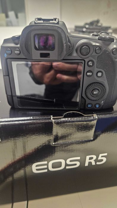 Canon EOS R5 + RF 24-70mm f/2.8L IS USM + Acessórios excelente estado