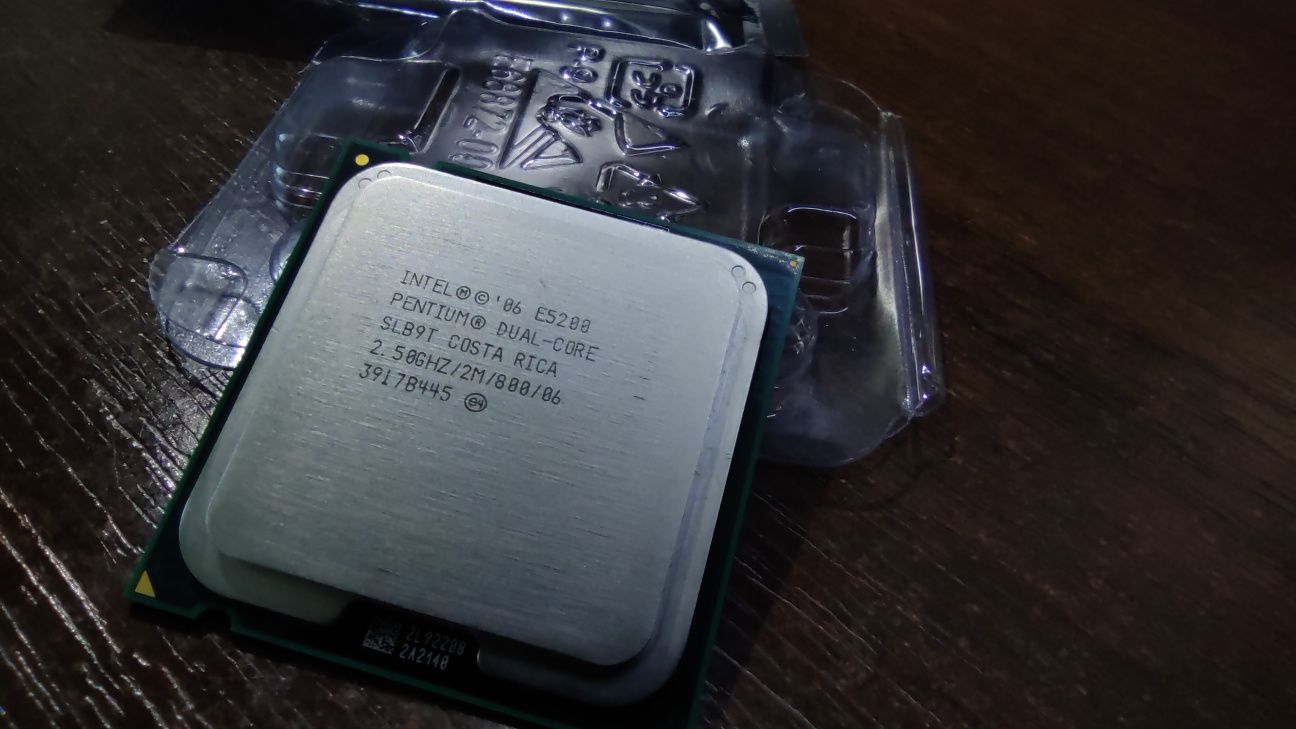 Процессор Intel Pentium Dual-Core E5200