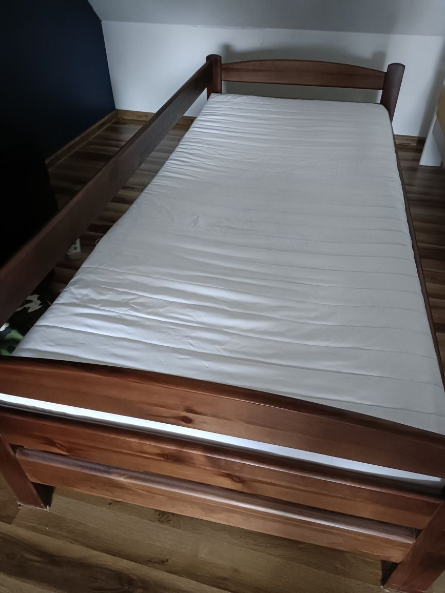 Łóżko drewniane plus materac sprężynowy 90x200