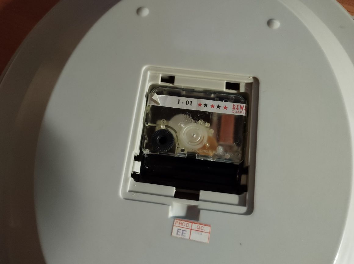 Часы кварцевые настенные Delta 350 мм, часы Rewa (Индия)