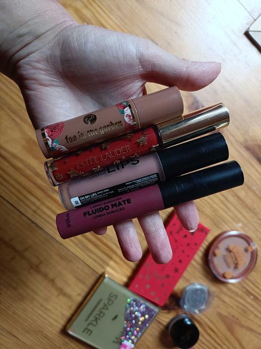 Zestaw kosmetyków kolorowych