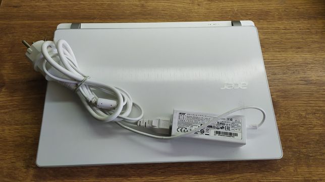 Продам ноутбук Acer v3-371-54sa. ИДЕАЛЬНОЕ СОСТОЯНИЕ