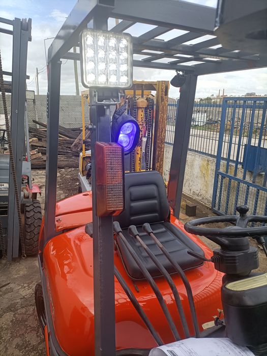 Empilhador Toyota Diesel 2.5 Ton