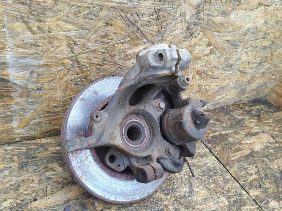 Ступиця цапфа передня права Форд Ескорт 1.8 Ford Escort Mk7