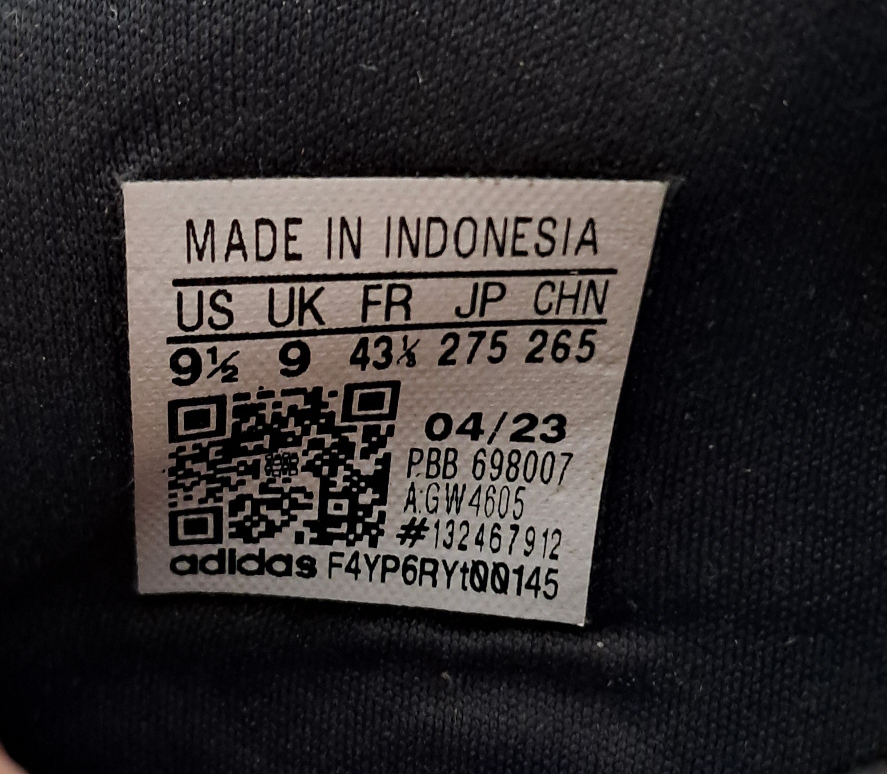 Adidas   бутсы .