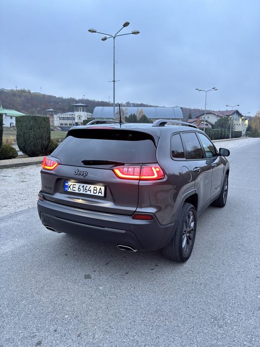Jeep Cherokee 2021 3.2 бензин