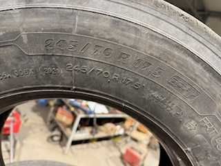Opony używane naczepy, przyczepy nacięte 245/70R17,5 Michelin x line T