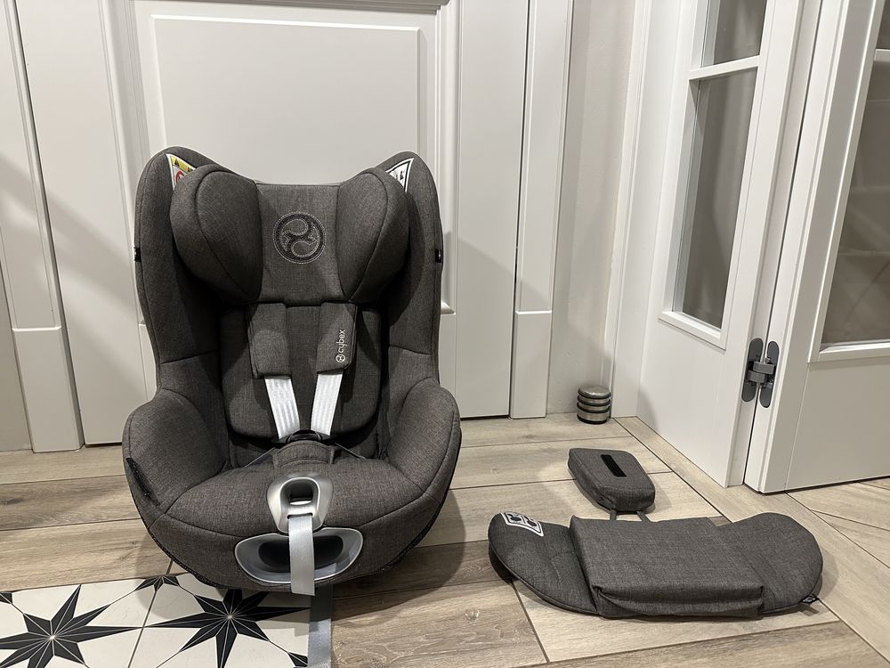 Cybex Sirona Z i-size kolor Soho Grey (tapicerka Plus)