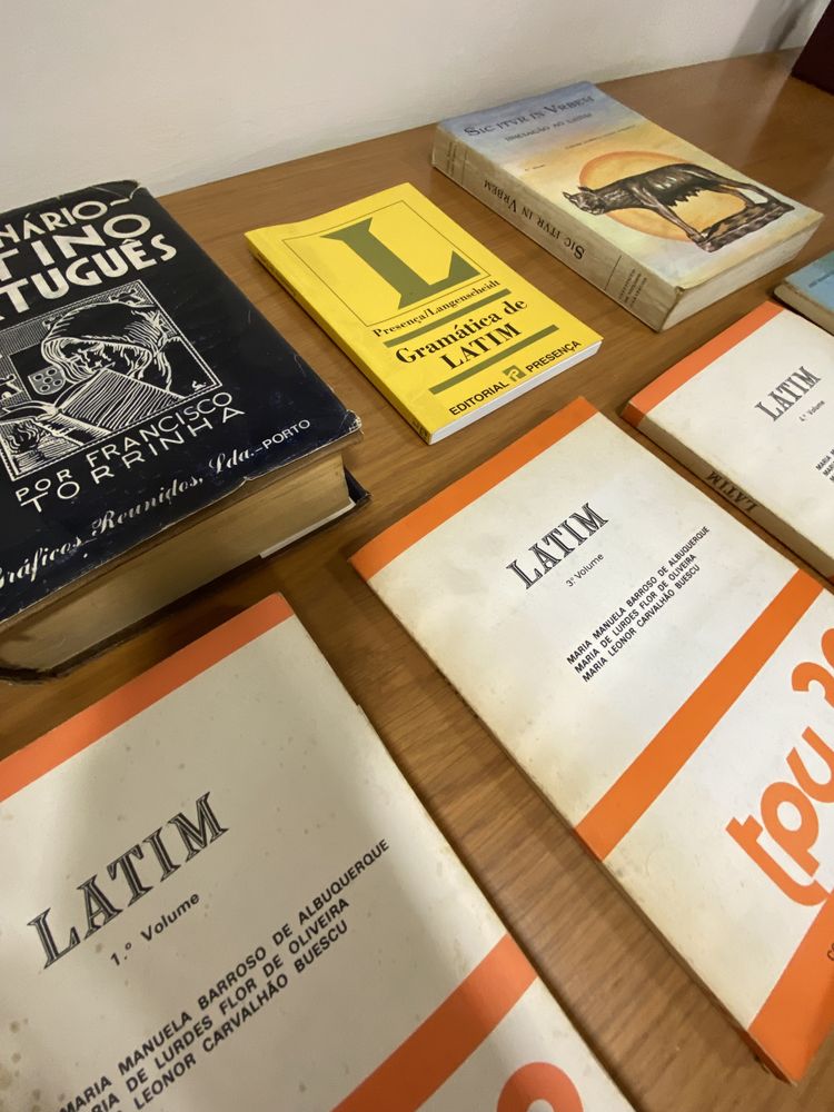 Livros para aprender latim