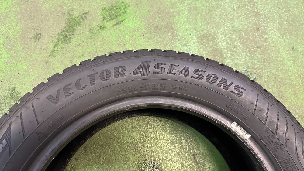 Para 205 55 R16 91H M+S GoodYear Vector4Seasons bieżnik 2x7mm