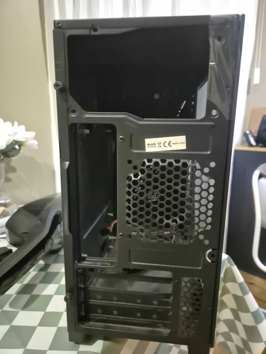Torre PC - Ideal para montar seu próprio computador
