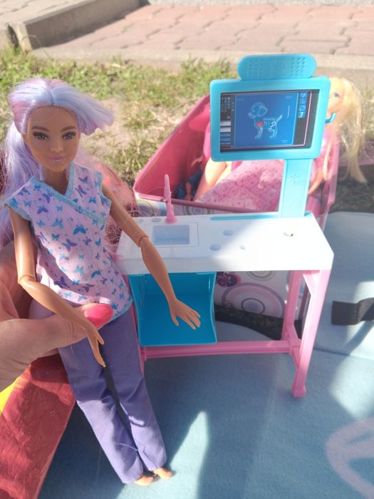 Lalka barbie akcesoria dziecko dziewczynka lekarz zabawki