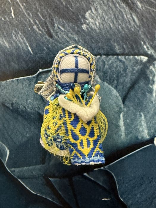 Лялька брошка мотанка мотанки прикраси