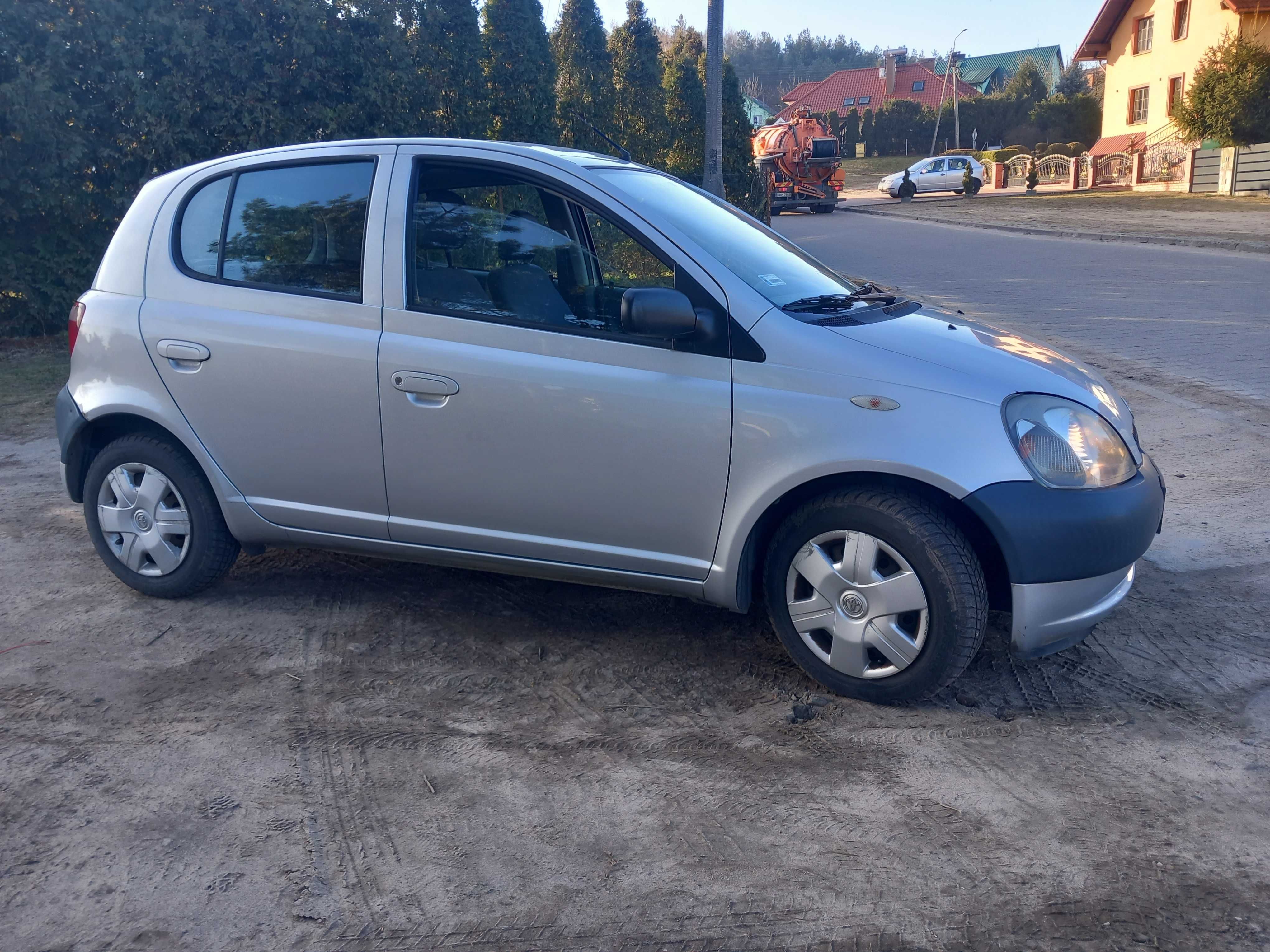 Toyota Yaris 1,3 benzyna 5 drzwi - klima , elektryka
