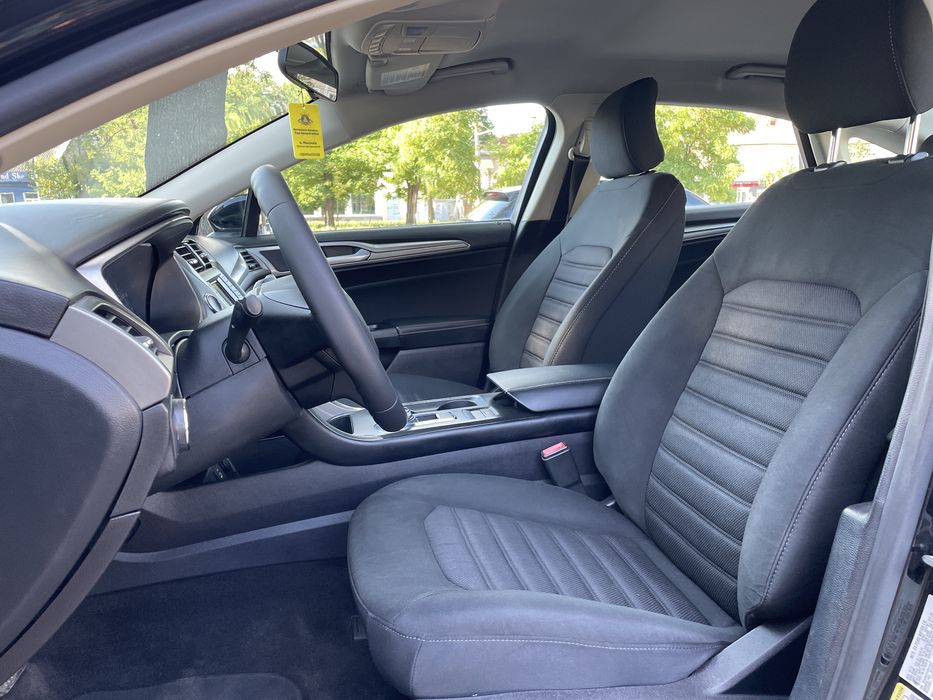 Ford Fusion SE 2017 року випуску