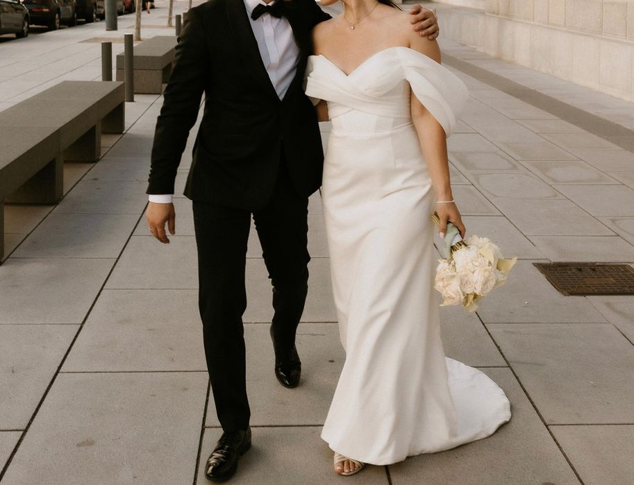 Suknia ślubna, dopasowana, minimalistyczna, Avenue 22