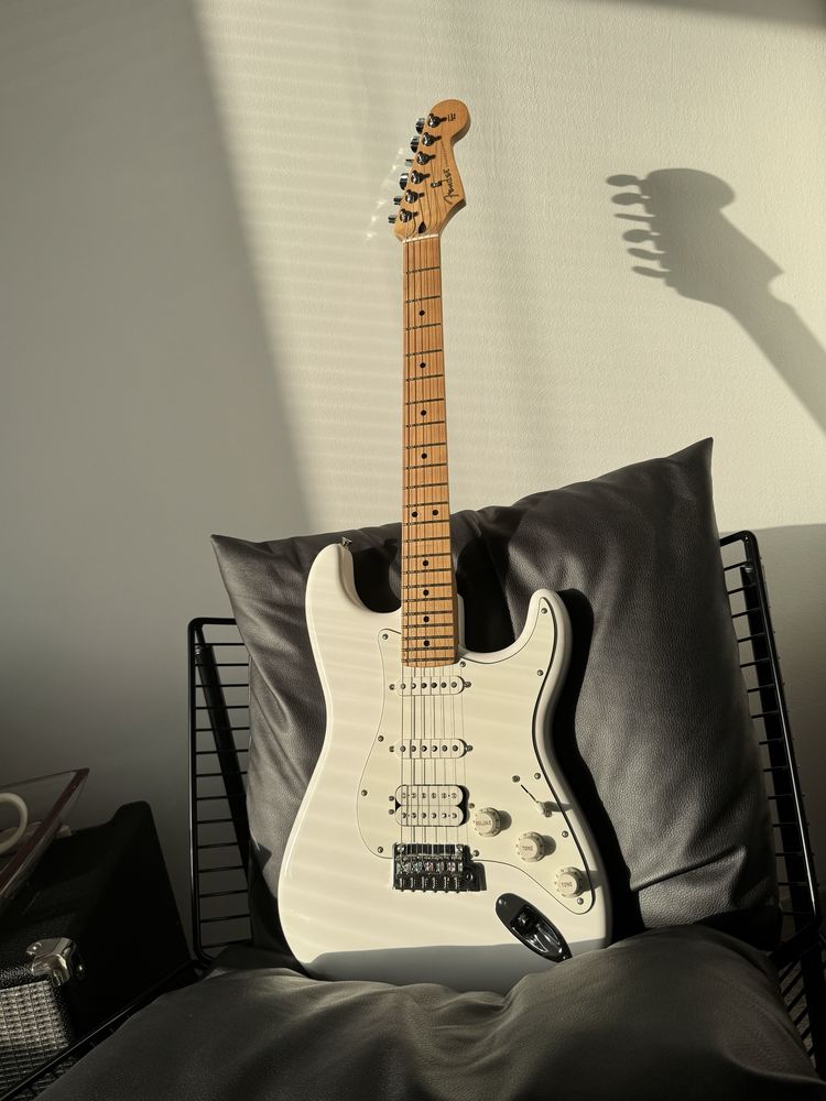 gitara elektryczna Fender Player Stratocaster HSS Polar White