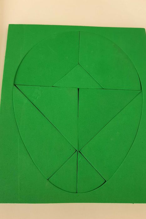 Jogos de encaixe de formas geométricas (desenvolvimento cognitivo)