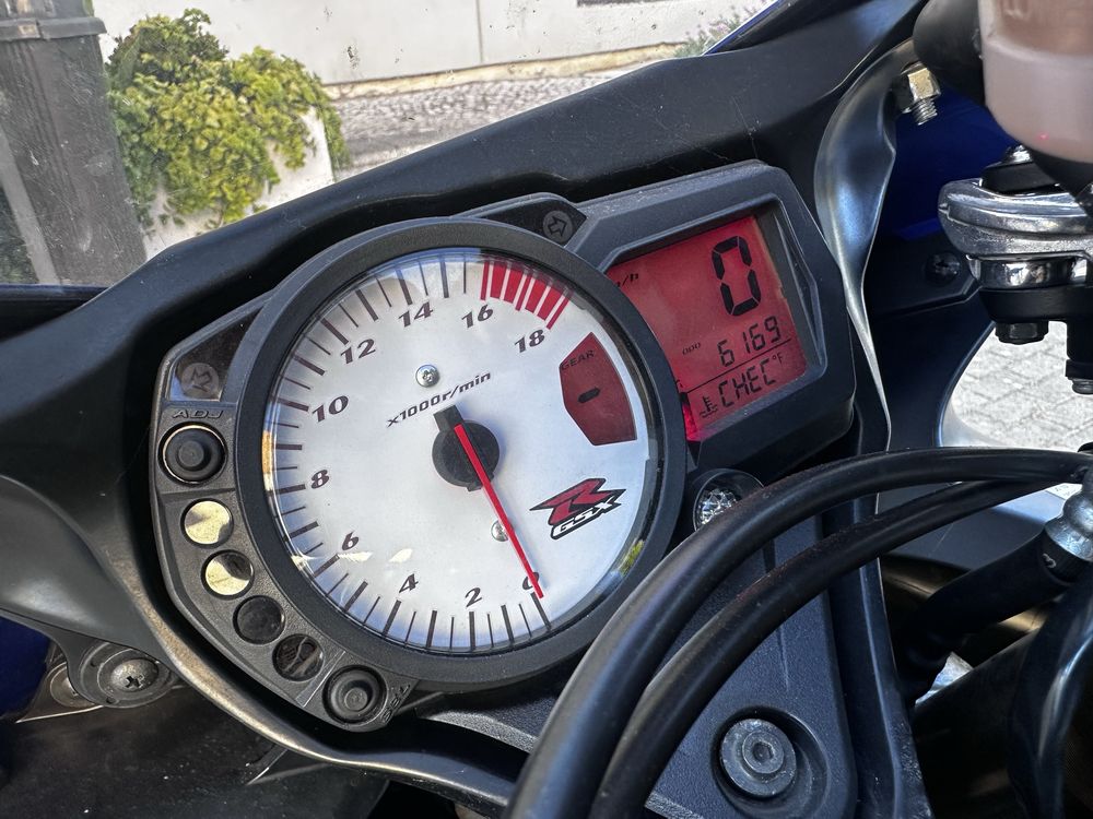 Suzuki gsxr 600 k7 matricula inglesa