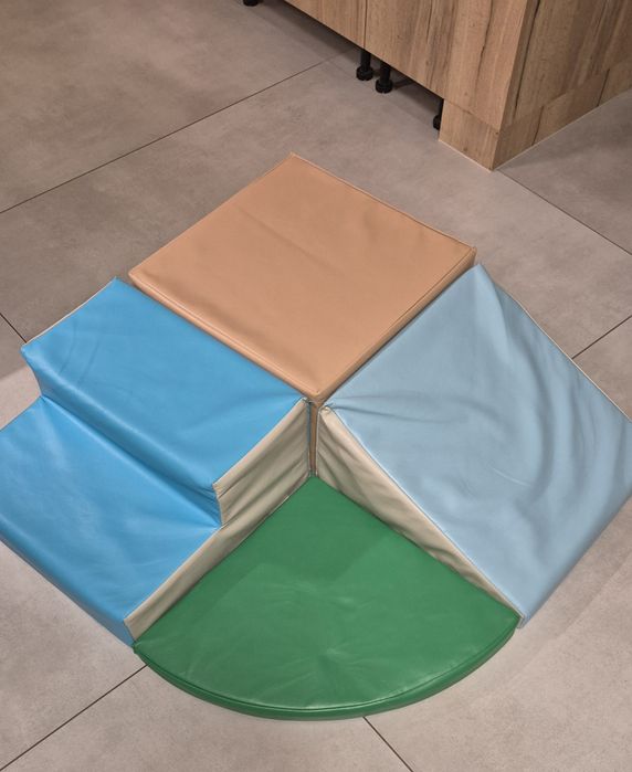 Zestaw klocków/kształtków piankowych dla dzieci