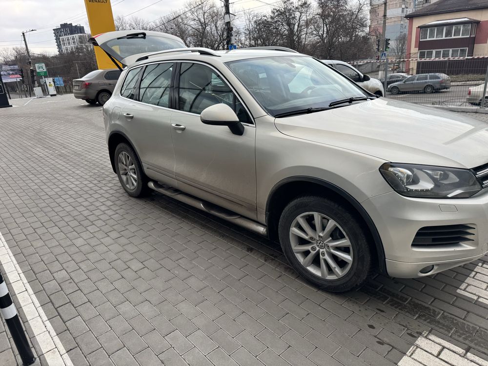 Продам боковие пороги на  volkswagen touareg nf