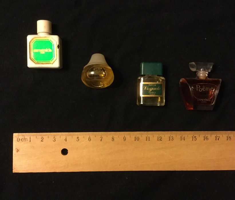 Conjunto de Miniaturas de Perfumes 08