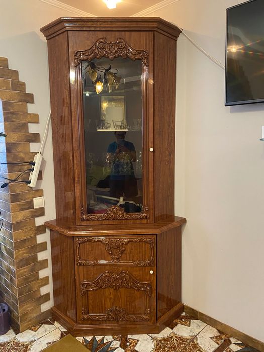 Сервант кутовий Вінтаж угловий шкаф