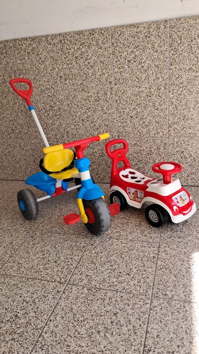 Triciclo com manobrador + carro com jogos