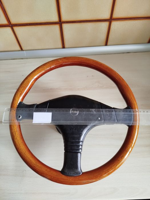 Volante Momo em madeira para Fiat